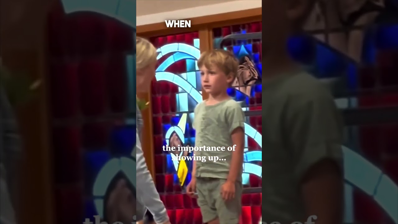 His reaction seeing his mom showed up for his performance ❤️