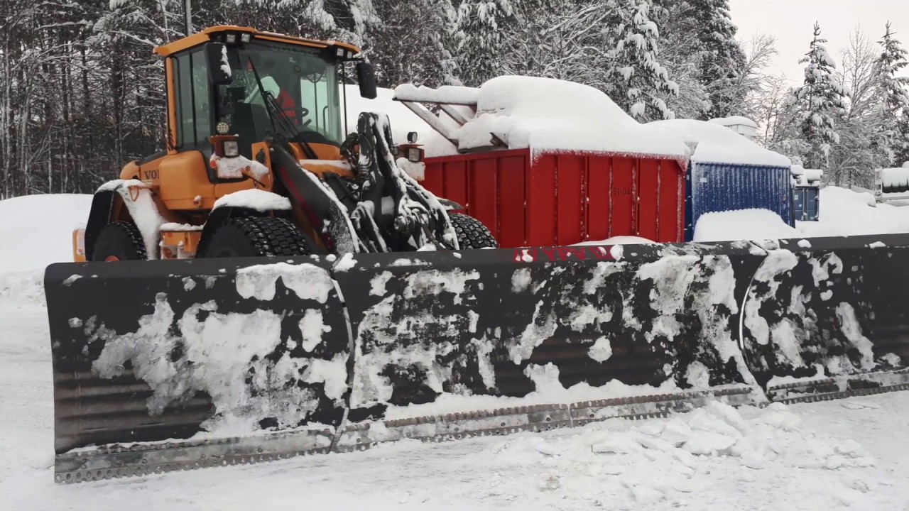 23 Jan 2020. Volvo L90f with YPV snow plow. Part 1