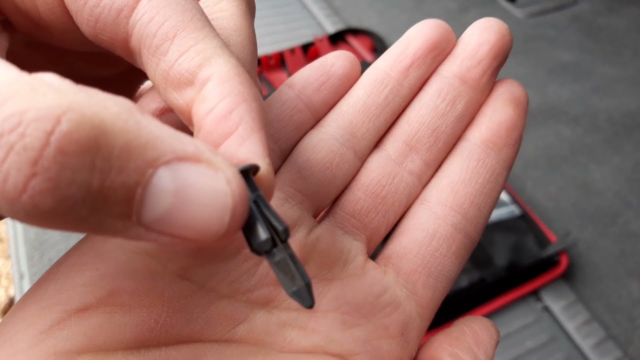 TOYOTA TRIM CLIPS HOW TO REMOVE REPLACE 100 SERIES LANDCRUISER YouTube