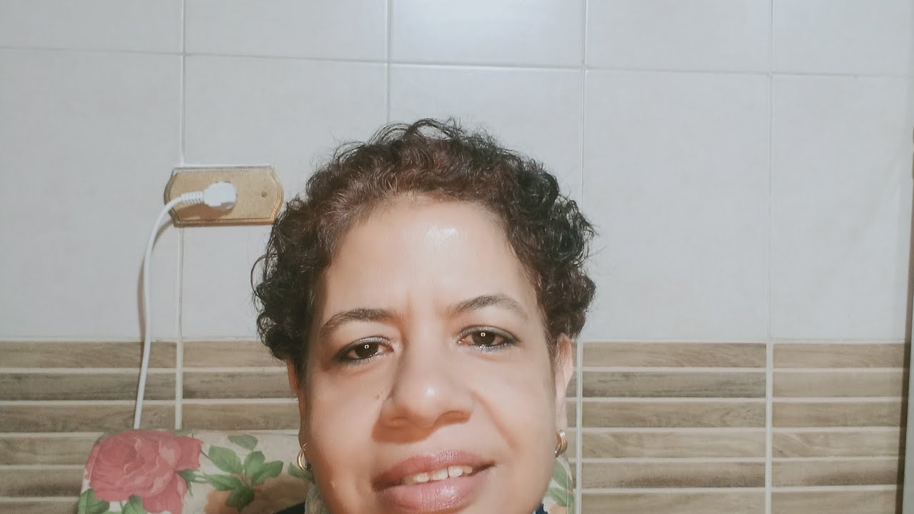 فتاة المترو والراجل العجوز