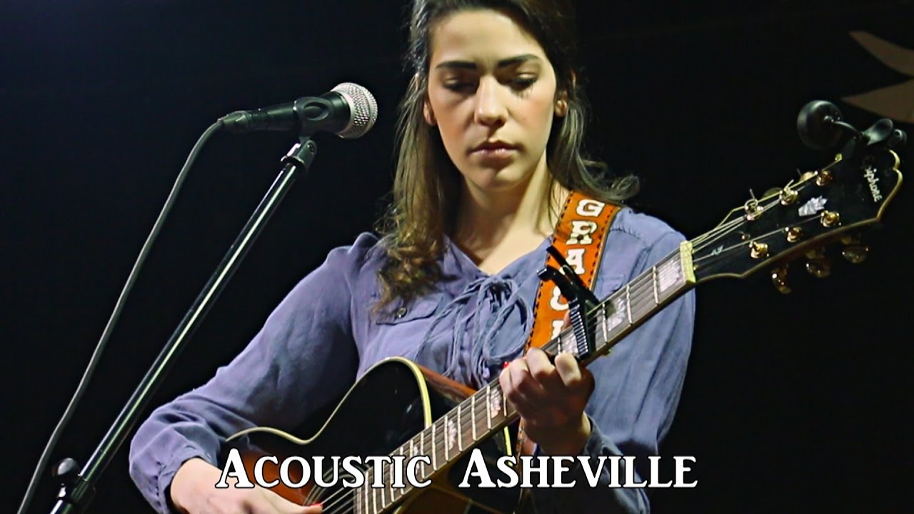 Gracie Lane - Livin' this Lie | Acoustic Asheville