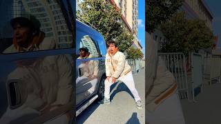 Ayağını Sıkıştırarak Arabayı Kaçırdı