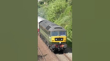 Class 47 passing with a 3 tone #trains #railway #class47 #trainspotting #trainsatspeed #train