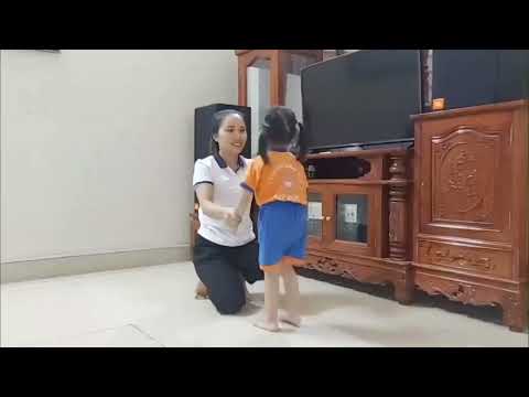 Bò theo hướng thẳng trong đường hẹp 3m x 0,4m