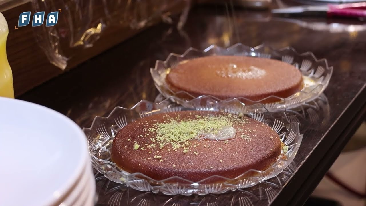 الشاب أبو خليل صاحب محل نابلسية الزعيم في مدينة جرابلس ينجح في اكتساب شهرة واسعة