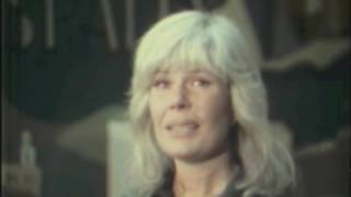 Hot Lips (Loretta Swit) Houlihan1 at wrap-up news conference