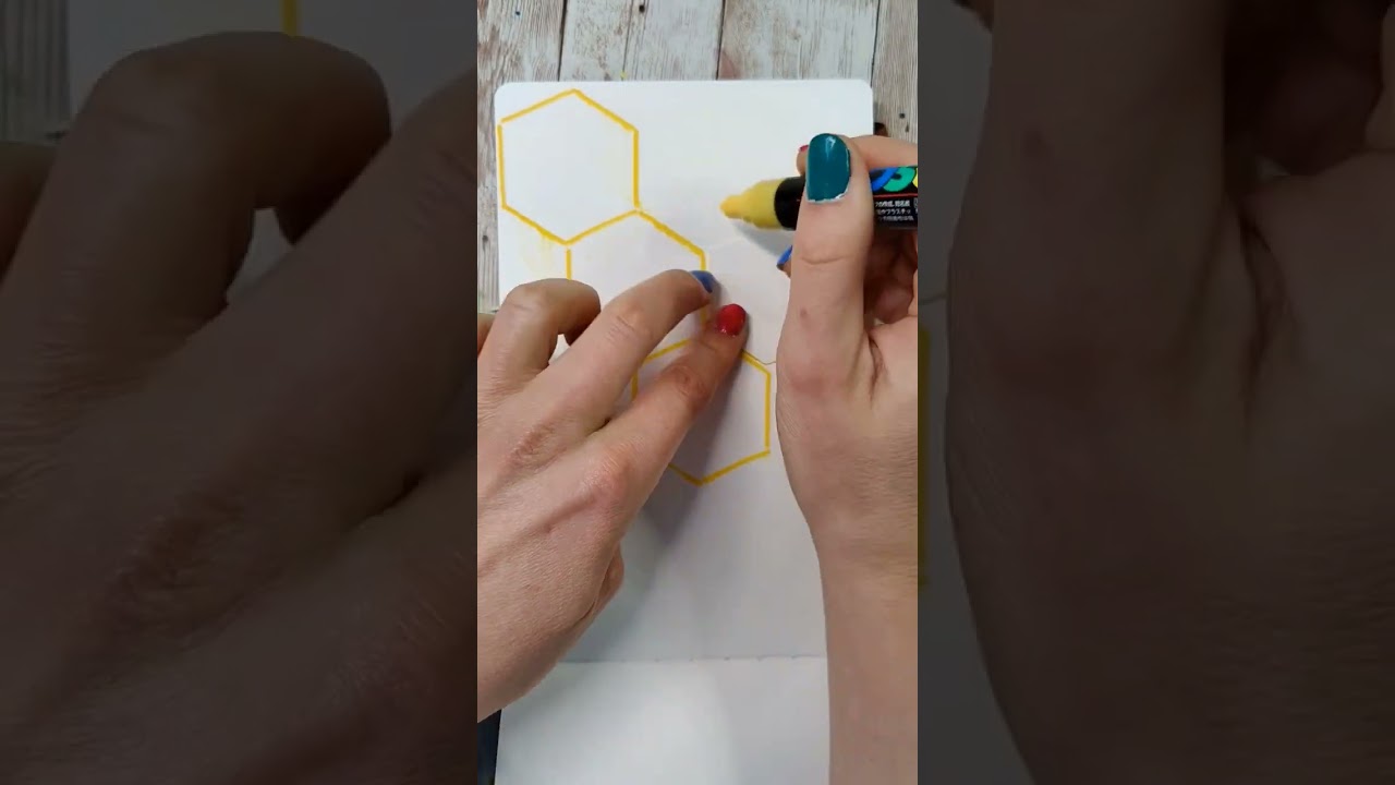 This painting is as sweet as honey! 🐝🐝🐝 