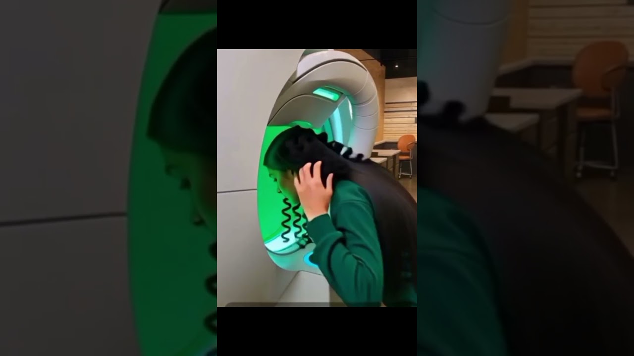 When AI Becomes a Barber!Haircut Done by a Smart Device✂️🪮