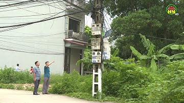 Bức xúc cột điện giữa đường, dây cáp viễn thông chằng chịt