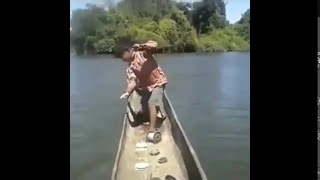 WOW!! LIHAT APA YANG DI DAPAT DUA BOCAH INI KETIKA MEMANCING