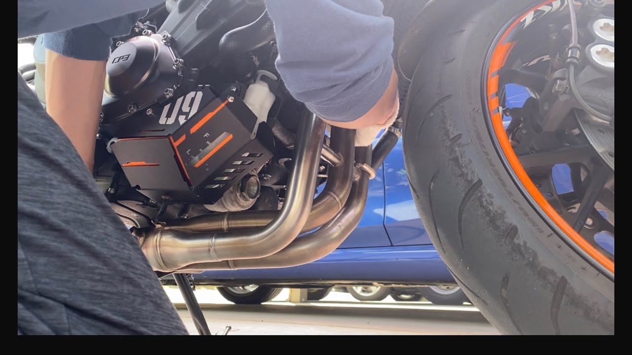 バイクのマフラー交換にチャレンジ！mt-09 アクラポヴィッチ