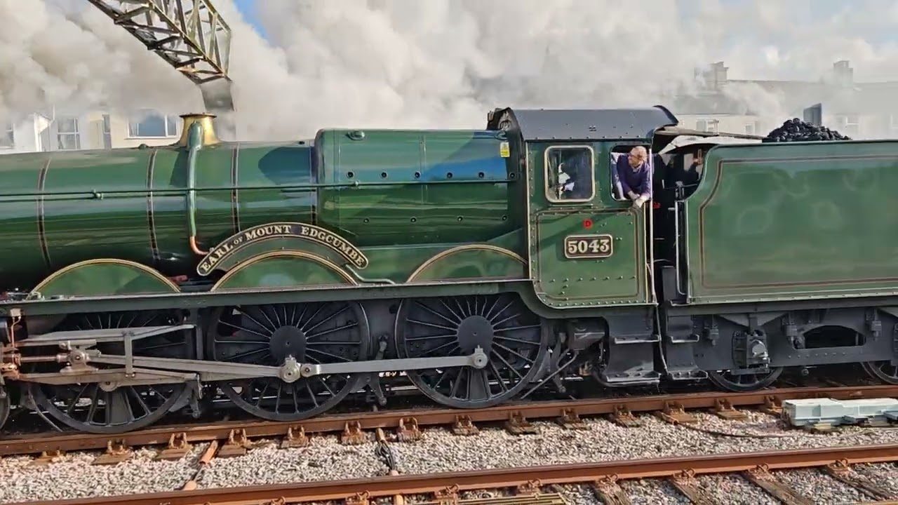 GWR Castle Classes No. 7029 'Clun Castle' and 5043 'Earl of Mount Edgecombe' depart Plymouth