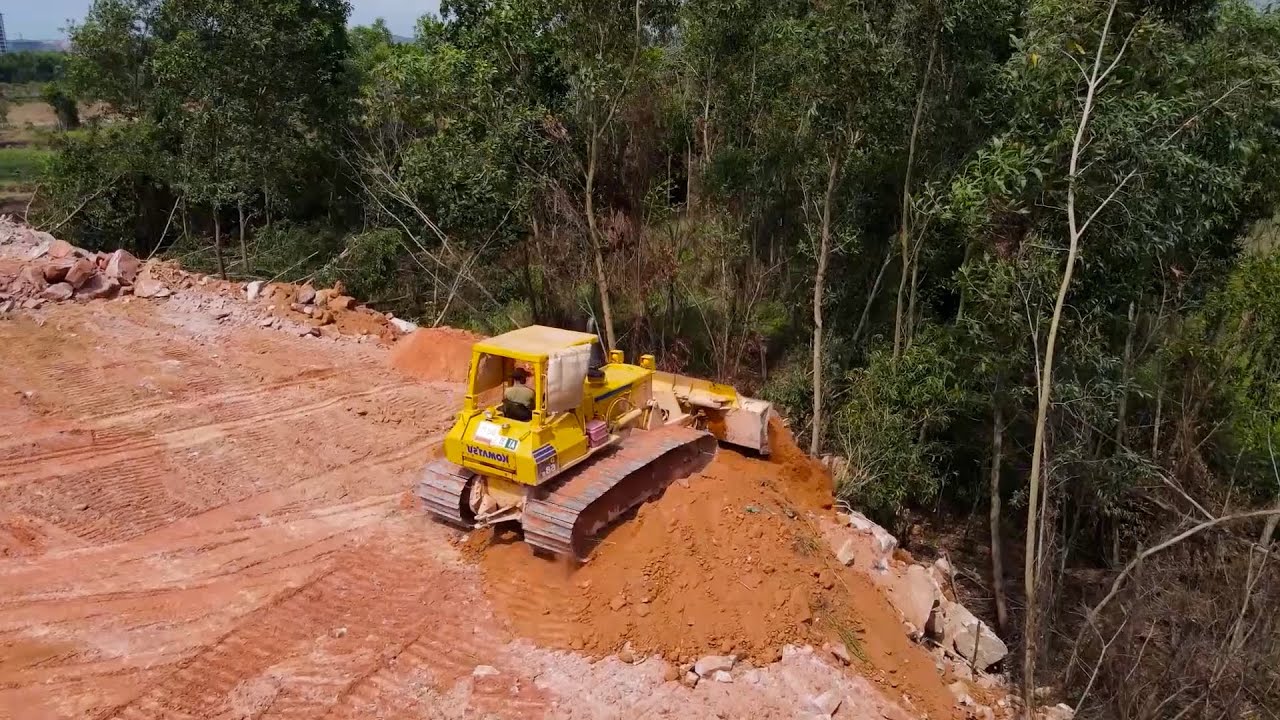 Ability Really Great! Technique Bulldozer Push Stone ,Dump Truck Unloading Stone Filling Up, Team