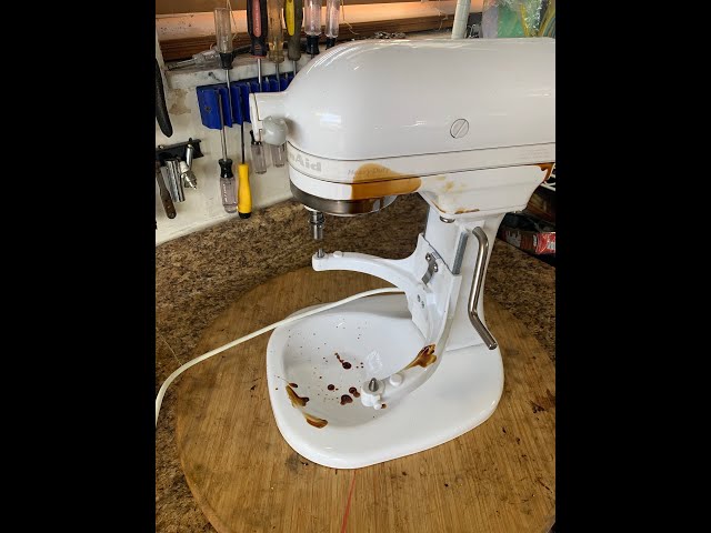 How to Replace the Grease in a KitchenAid Mixer. 