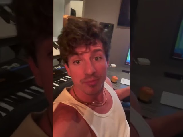 “OH NOOOO” [Left And Right] Charlie Puth via TikTok | June 9, 2022 class=