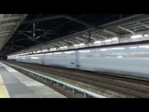 東北新幹線はやぶさ・こまち号　福島駅高速通過