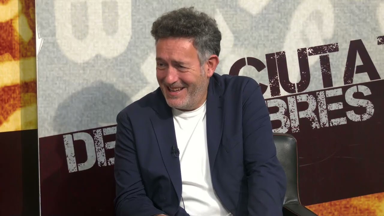 La Ciutat dels Llibres | La noia del llac, Mikel Santiago