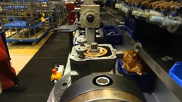 Timelapse video at the assembly line of Linde Hydraulics