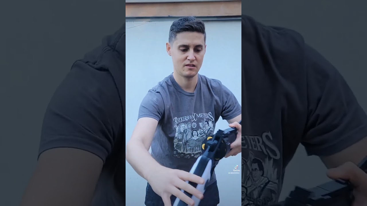 Comically large Revolver (Big Kill) 