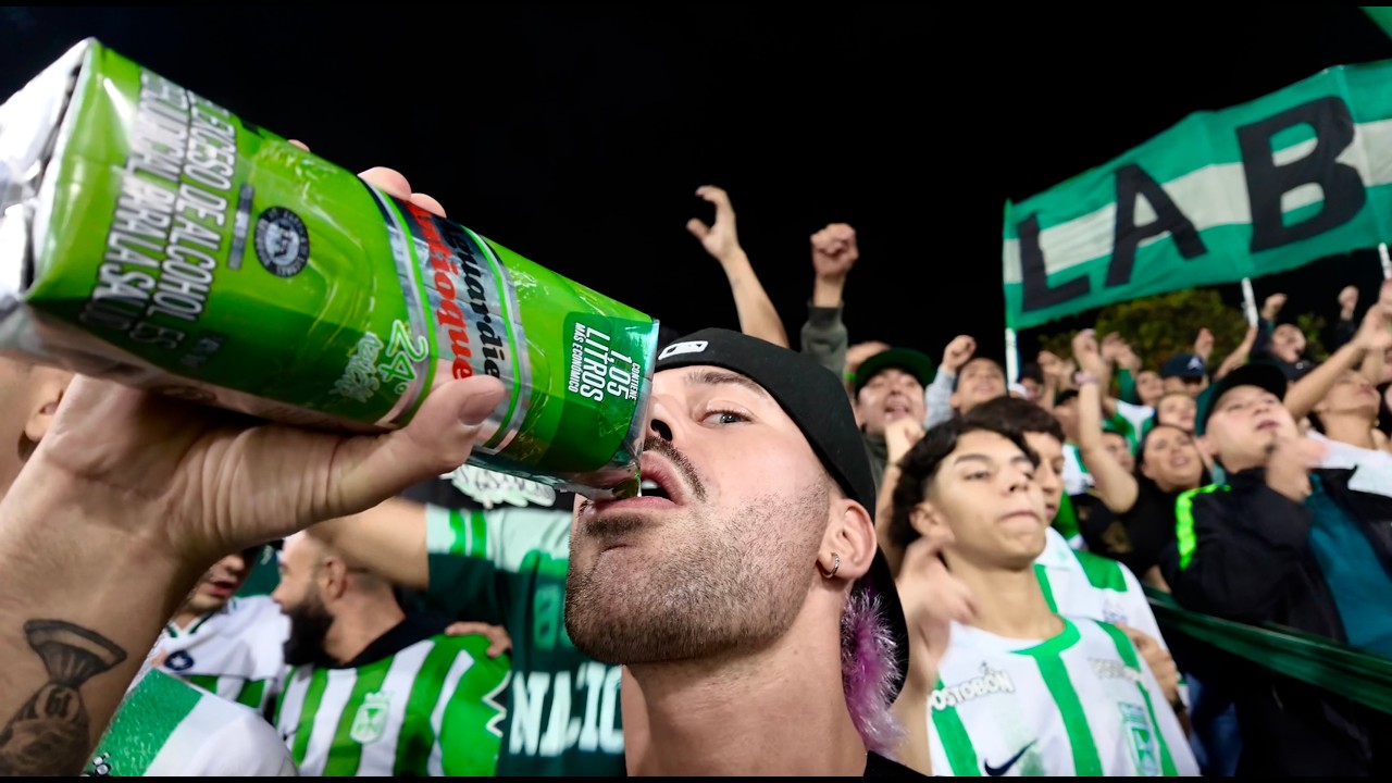 WIE ICH IM ULTRA-FANBLOCK VON NACIONAL MEDELLIN GELANDET BIN! 🇨🇴