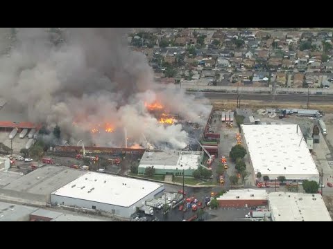WATCH LIVE: Massive fire engulfs California industrial building - YouTube