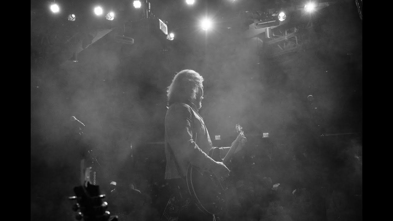 Dane Louis- Fire (OFFICIAL VISUALIZER)