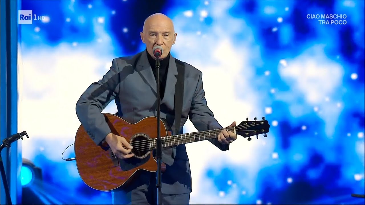 Il mitico Midge Ure canta 