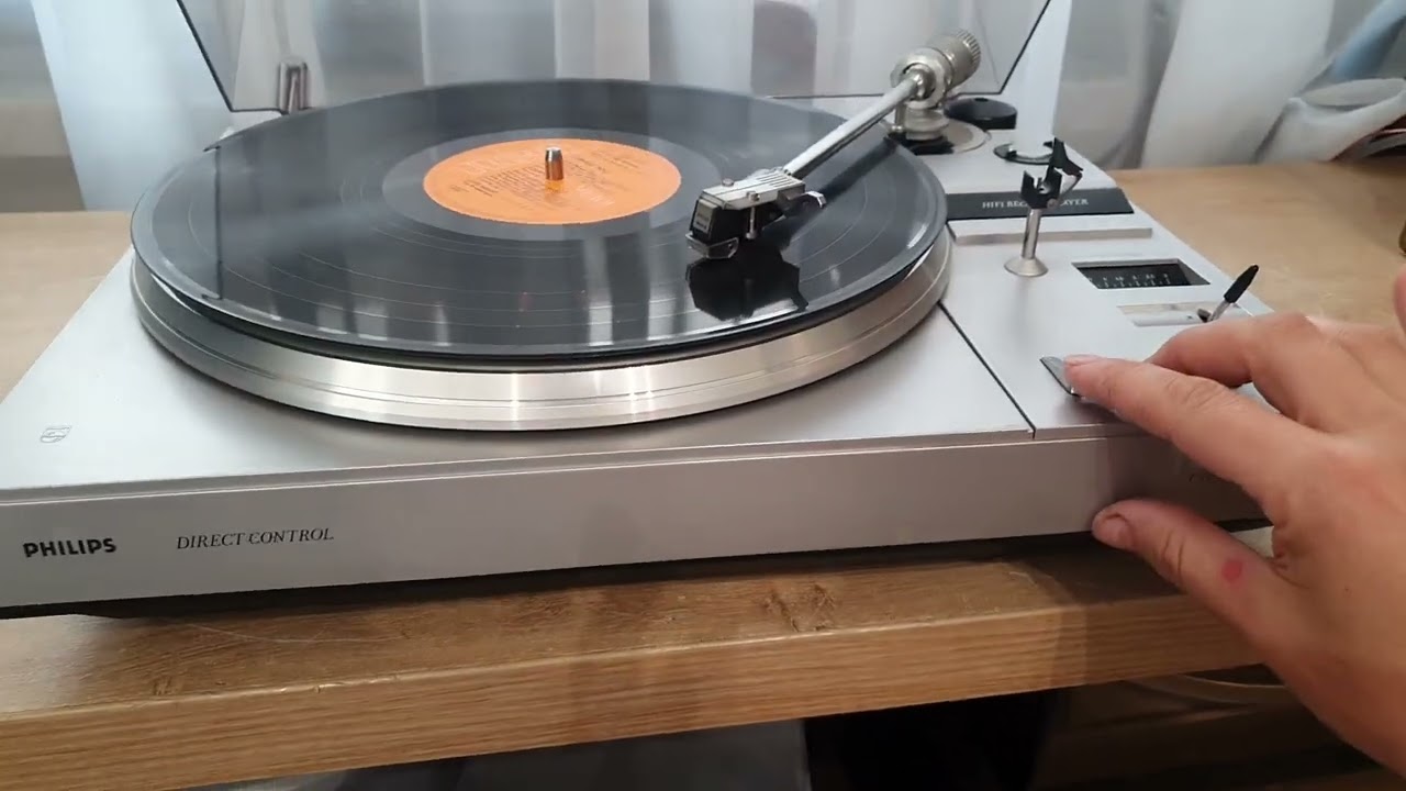 Pick up Philips F 7213 - YouTube