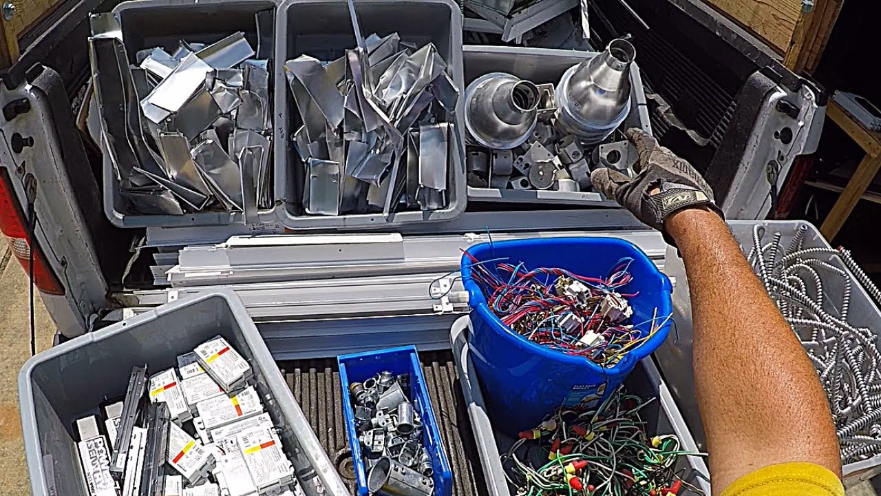 Dumpster Diving "Scrappin' Will Keep Ya Young Folks"