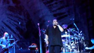 Video thumbnail of "Johnny too bad - UB40 en Lima (2010)"