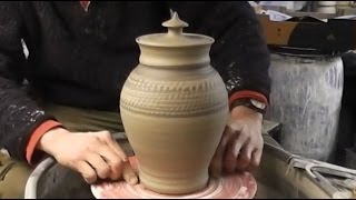 Throwing / Making a clay Pottery Cookie Jar & Lid on the Wheel