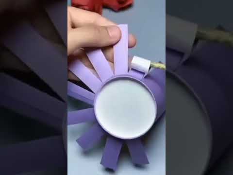 دمية من كوب ورقي 