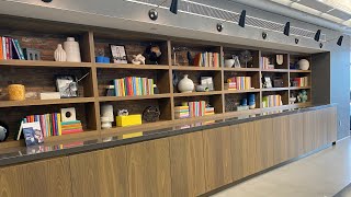 BRAND NEW UNITED CLUB EWR  ( Gate C123 )