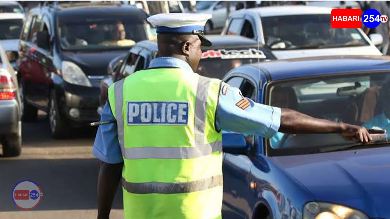 traffic-police-caught-on-camera-taking-bribe-buruburu-police-station