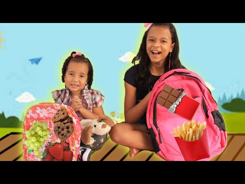 Maria Clara and Lulu go on a PICNIC | Maria Clara and Lulu go to a picnic to eat lunch
