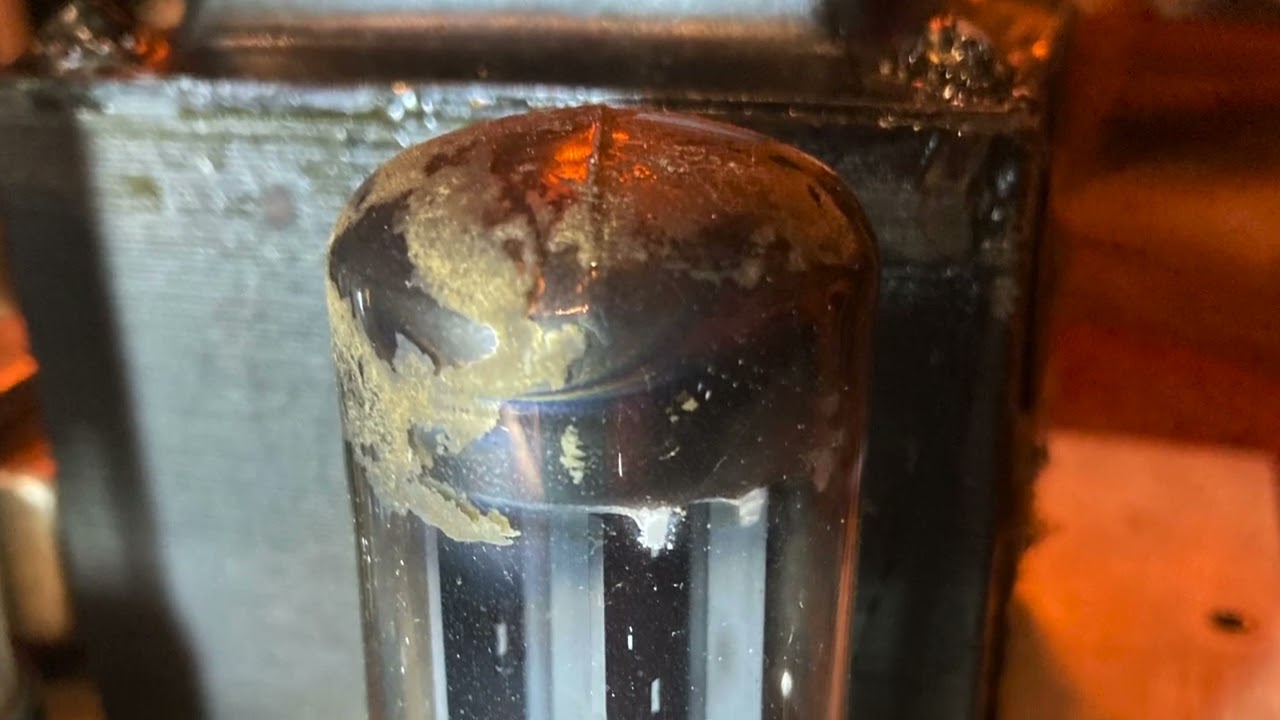 French Tek 8: " Fender Deluxe Reverb" ( 1976 Vintage Amp restauration)