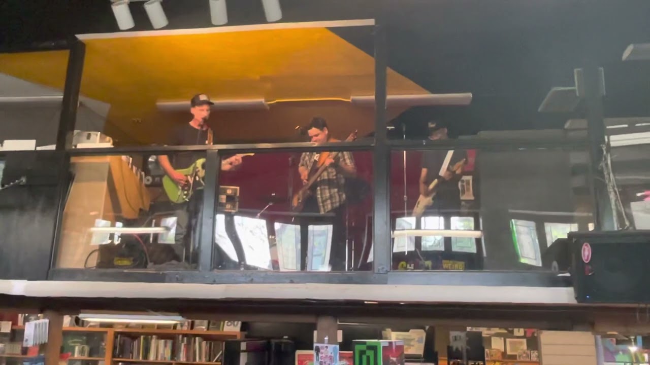 Pond - "My Dog Is An Astronaut, Though (Laika)" (live at Music Millennium)