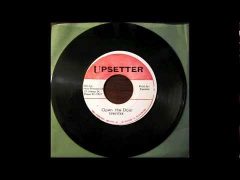 UPSETTER - Open The Door b/w Open The Door (Version)