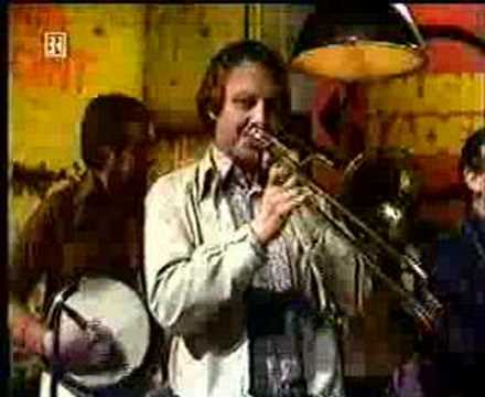Toot Toot Tootsie  --  ALEX  WELSH