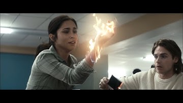 映画『ポラロイド』予告編 ポラロイドに写った人物は死から逃れられない！？「IT／イット　“それ”が見えたら、終わり。」の製作陣が放つホラー