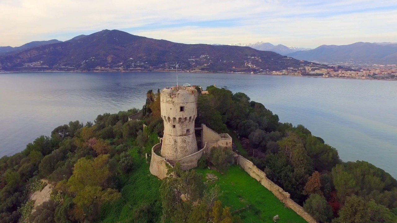 Isola Gallinara - drone view by Daniele Castellaro & Fabio Servetto
