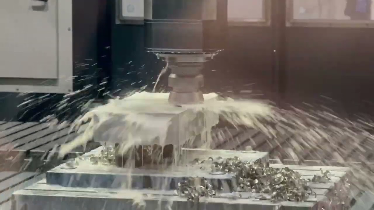 Mirroworx® bearbeitet Maschinenpalette