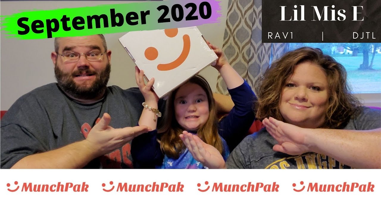 Opening the MunchPak for September 2020. Rav1 8/10; Lil Mis E 10/10; DJTL 5/10???