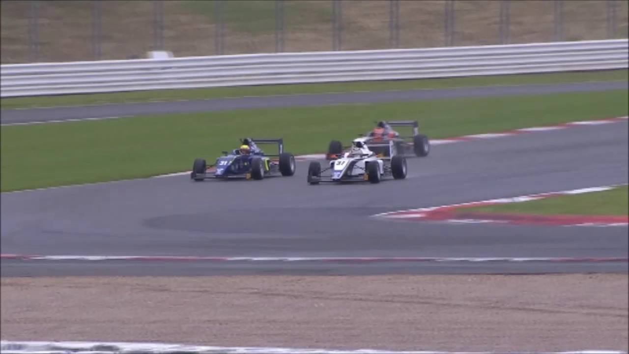 Norris overtakes Leist and Ngebulana in the wet