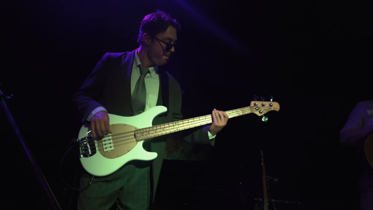The Olllam // Joe Dart // The Vision [LIVE] - YouTube