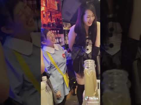 Tバック引っ張らないて 