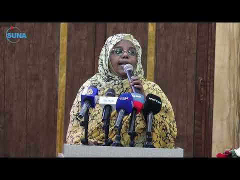 عضو مجلس السيادة د سلمى عبد الجبار المبارك تخاطب ورشة إصلاح قانون الأحزاب السياسية لسنة 2007