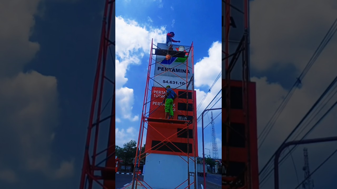 Bersih bersih totem spbu saradan