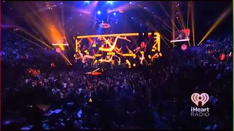 Keyshia Cole & Lil Wayne Perform Enough of No Love at the iHeartRadio Festival