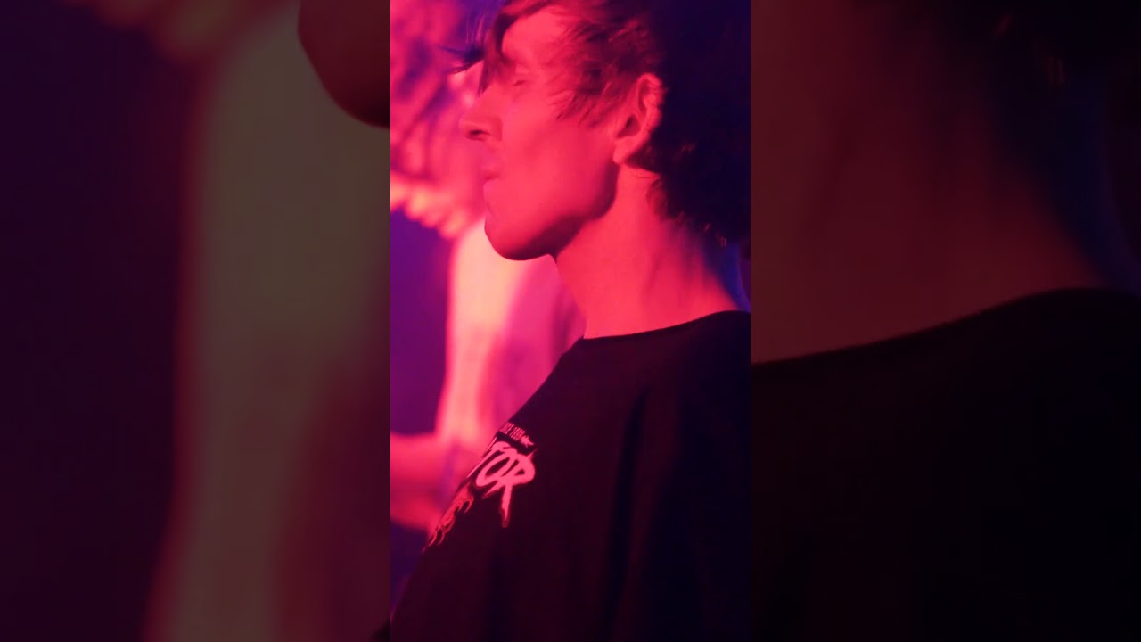 Sleduj Soldator - Helltrain (Yard Club, Köln - 12.08.2023) #shorts na YouTube Sleduj Soldator - Helltrain (Yard Club, Köln - 12.08.2023) #shorts na YouTube